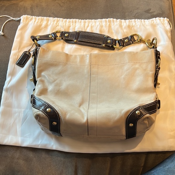 Coach Crème Leather Purse - Picture 2 of 6